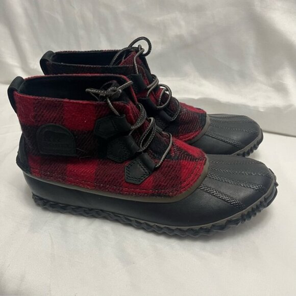 Sorel Out N About Waterproof Duck Boots Buffalo Plaid 8 - Picture 1 of 7